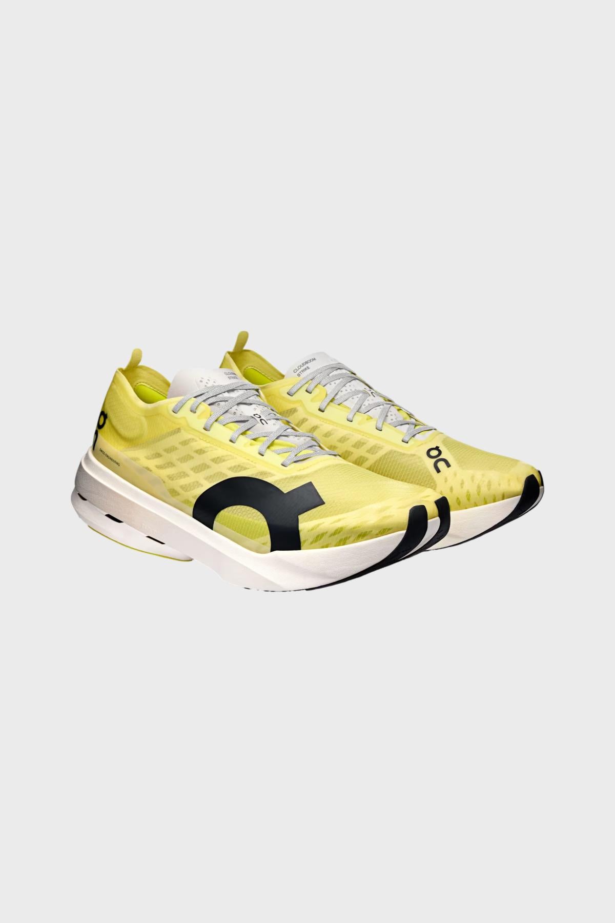 On CLOUDBOOMSTRIKE イエロー　25.5センチ On CLOUDBOOMSTRIKE イエロー 25.5センチ ウィメンズ Cloudboom Strike
