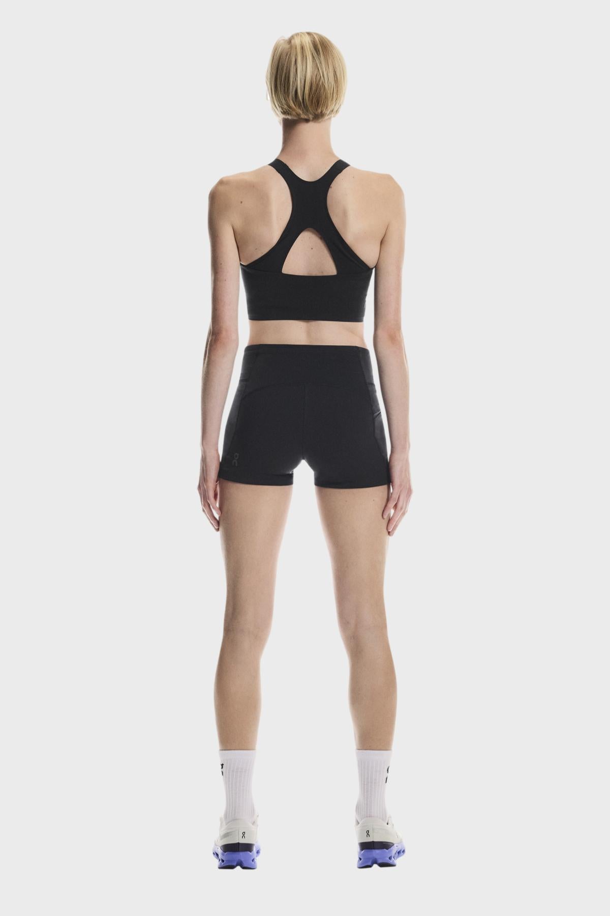 On W - Performance Crop