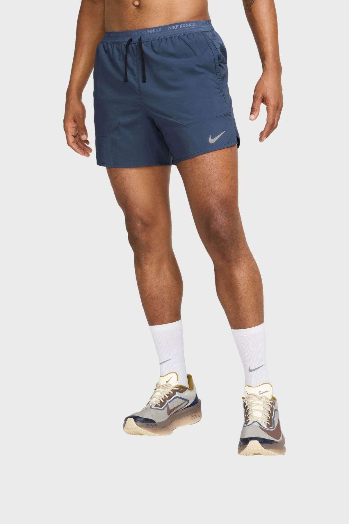 NIKE - STRIDE  Short avec sous-short 13 cm