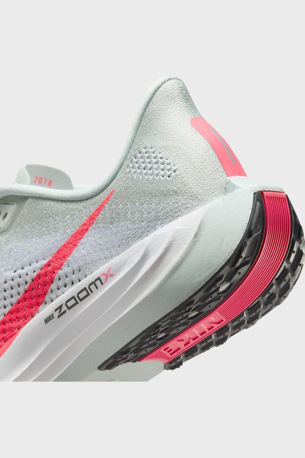PEGASUS PLUS Nike - Chaussure Running | Distance – ©DISTANCE | For