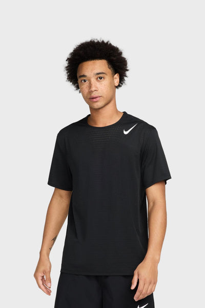Nike - ドライ FIT トレイル T シャツ - DISTANCE