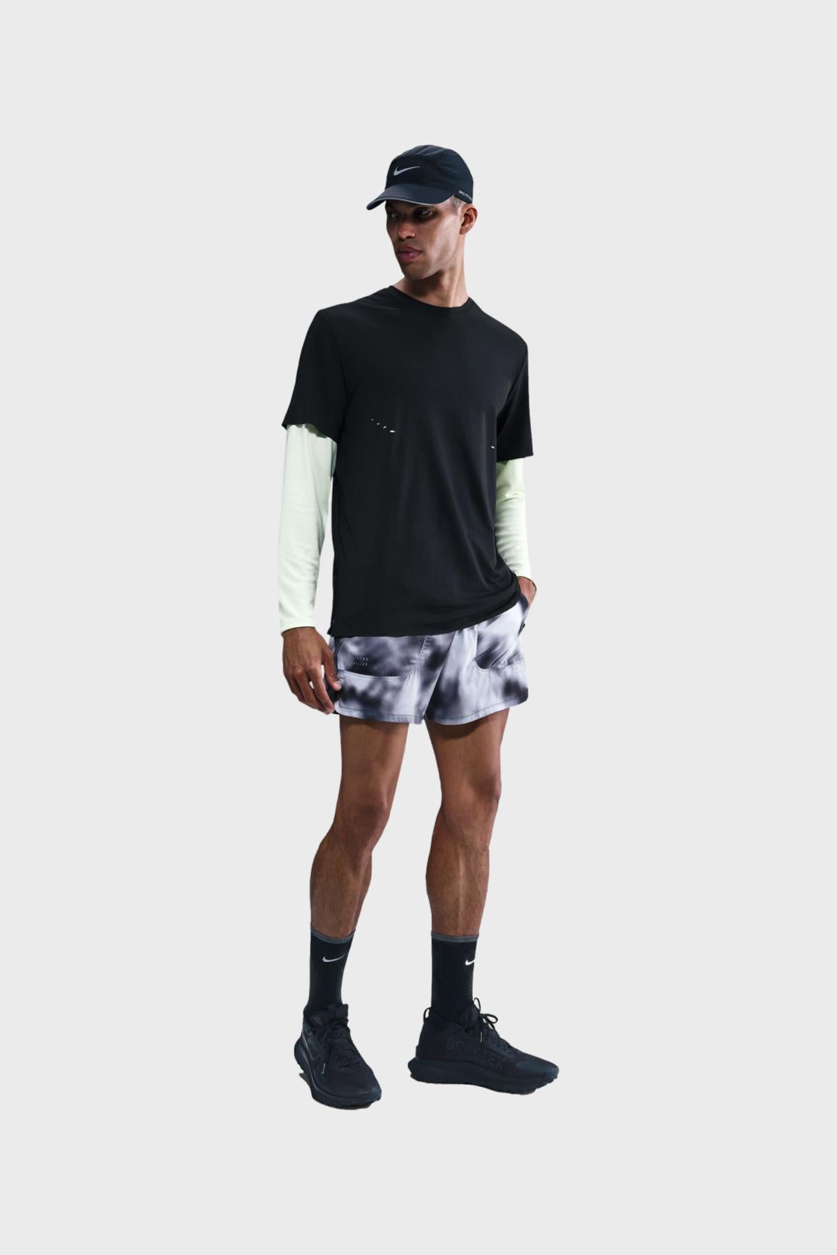 Nike - ドライ FIT トレイル T シャツ