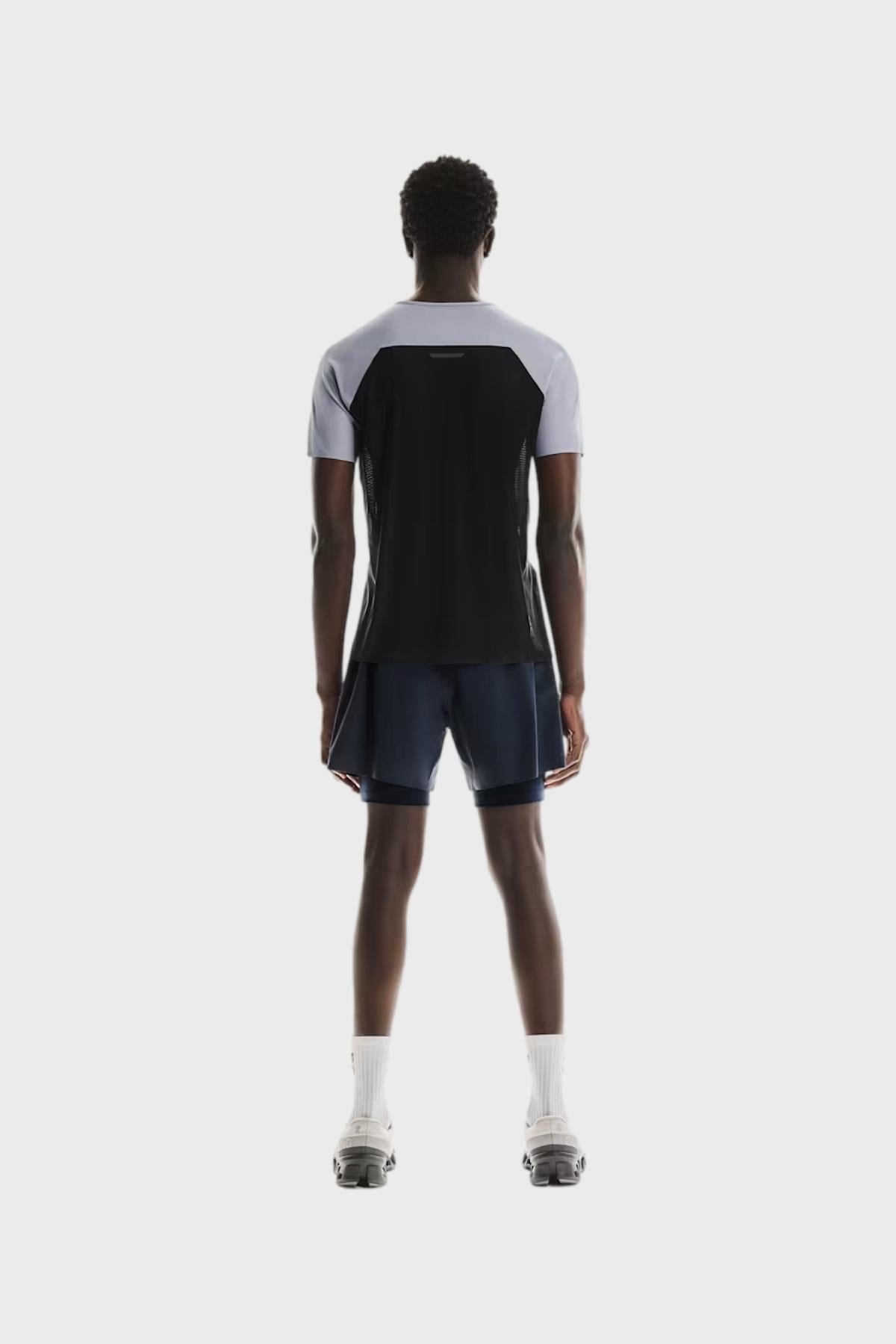 オン - パフォーマンス T