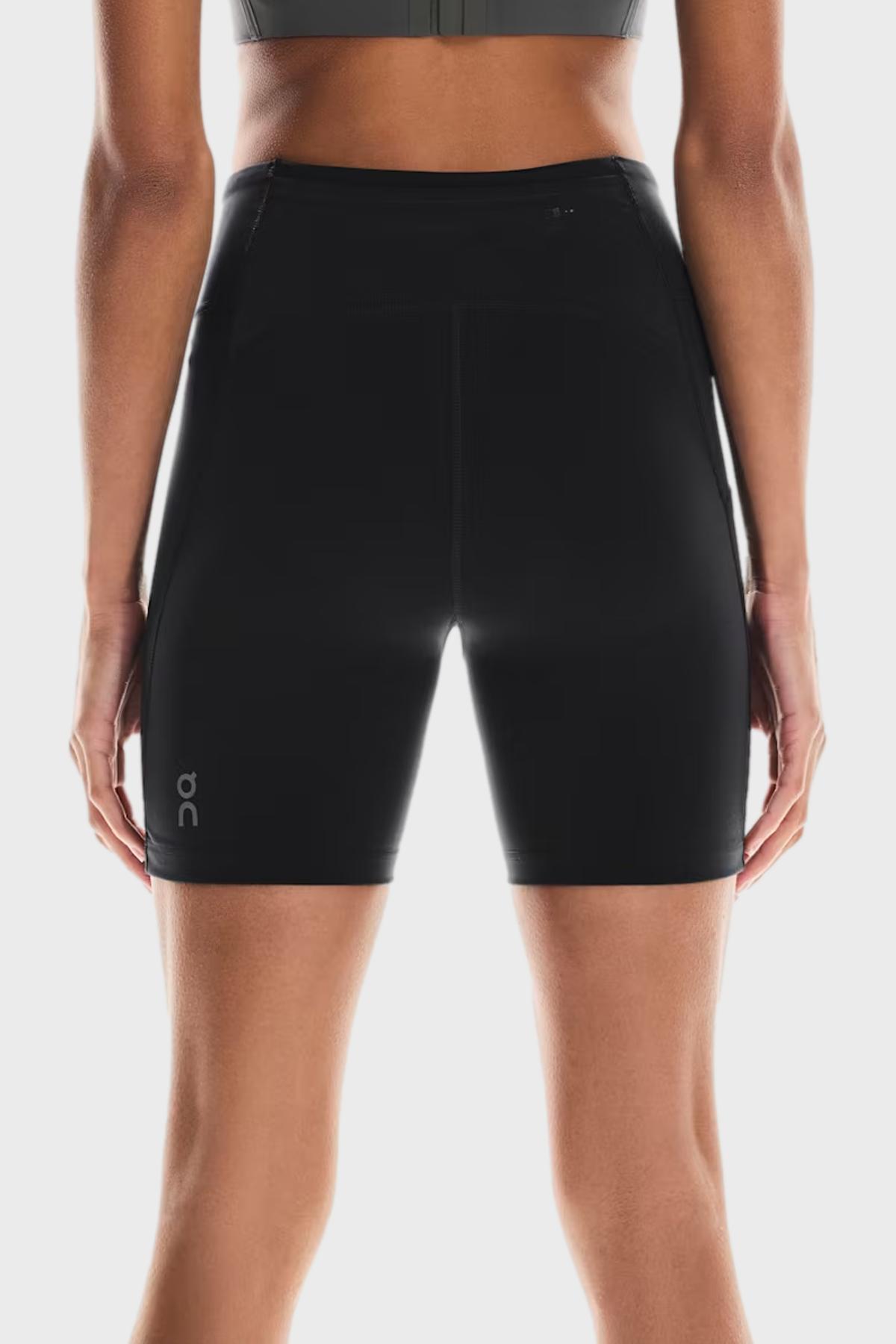 On W - PERFORMANCE TIGHTS SHORT