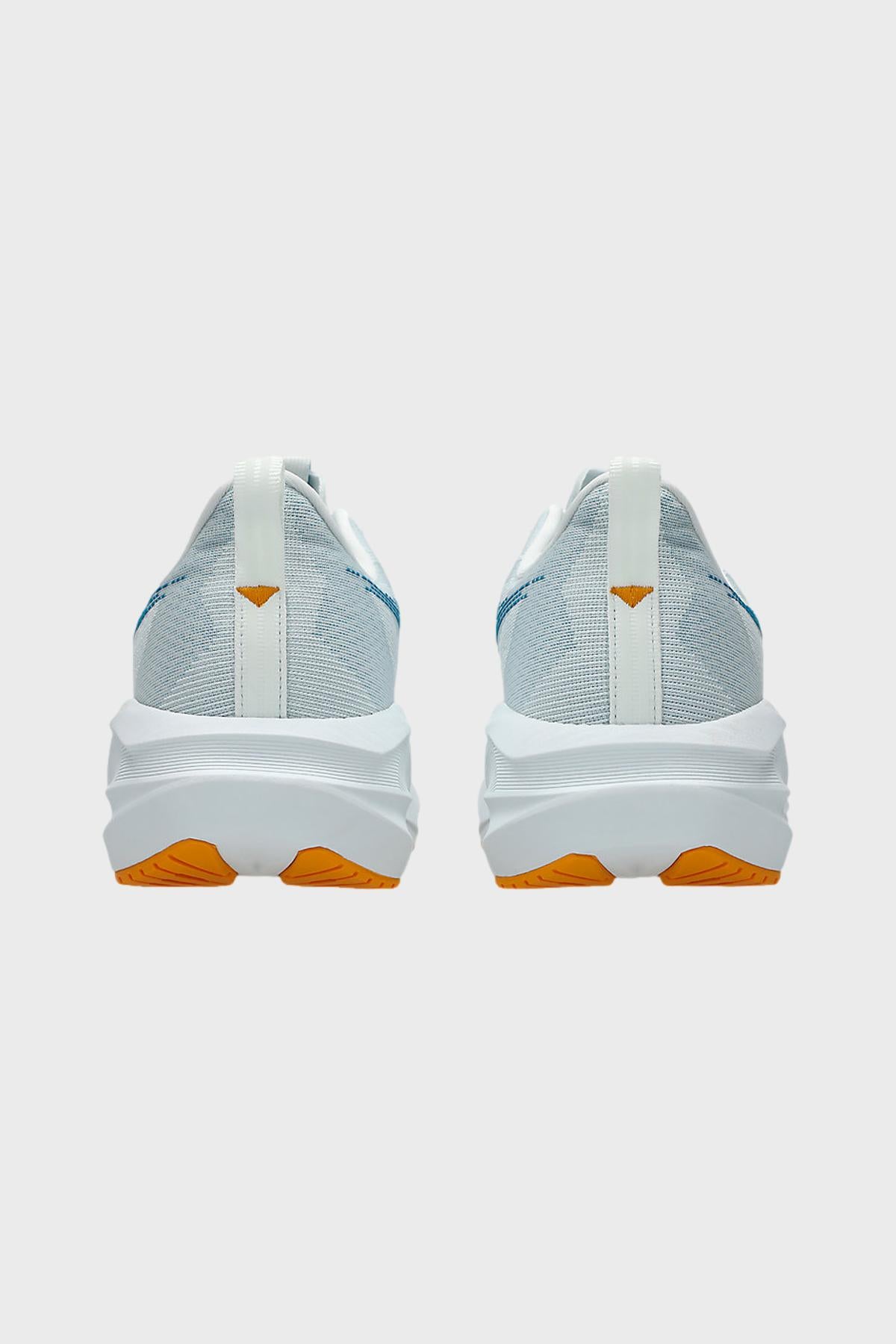 アシックス - ノヴァブラスト 5