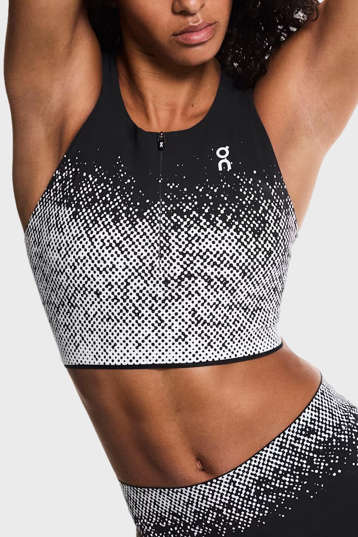 On W - パフォーマンス ブラ