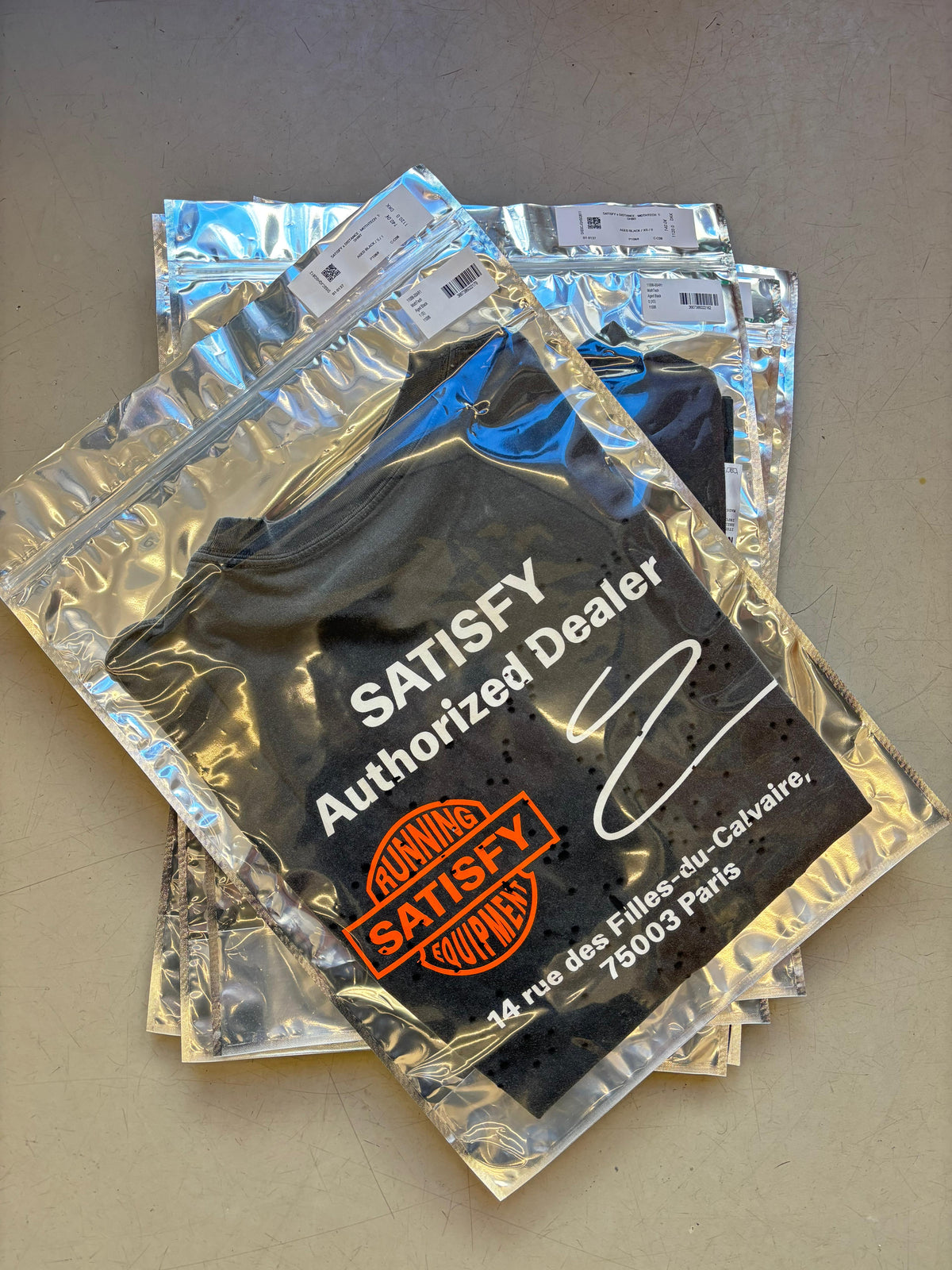 SATISFY x DISTANCE - MOTHTECH T-SHIRT